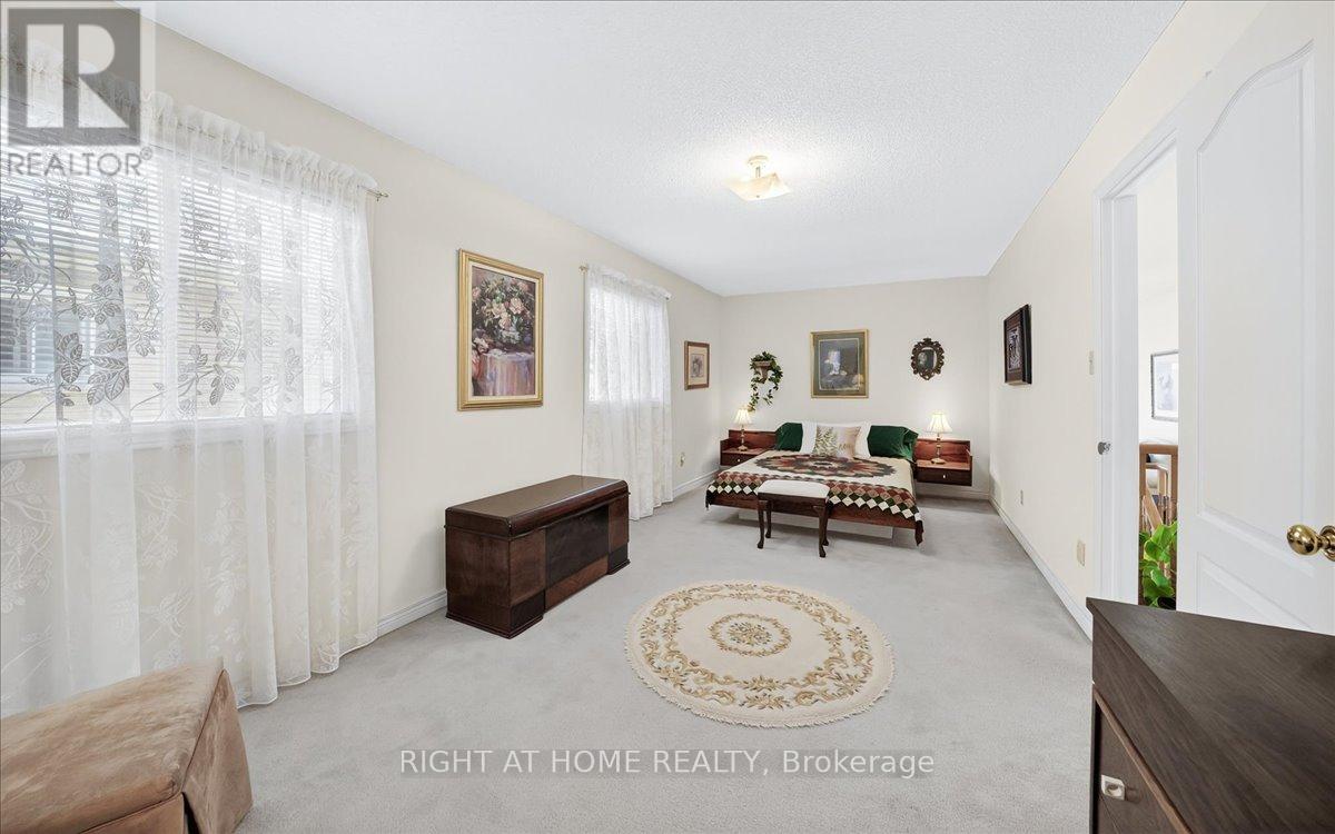 956 Winterton Way, Mississauga, Ontario  L5V 1M6 - Photo 37 - W12546882