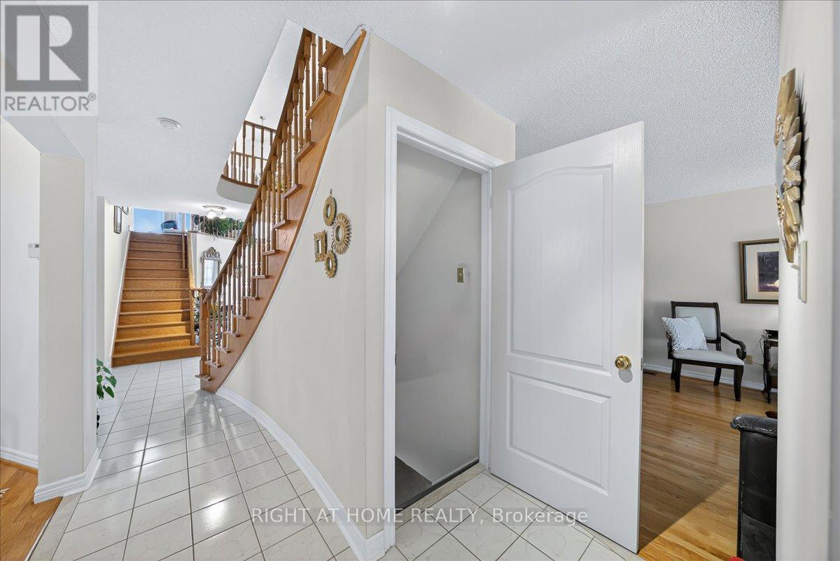 956 Winterton Way, Mississauga, Ontario  L5V 1M6 - Photo 45 - W12546882