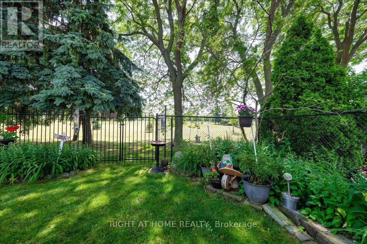 956 Winterton Way, Mississauga, Ontario  L5V 1M6 - Photo 47 - W12546882