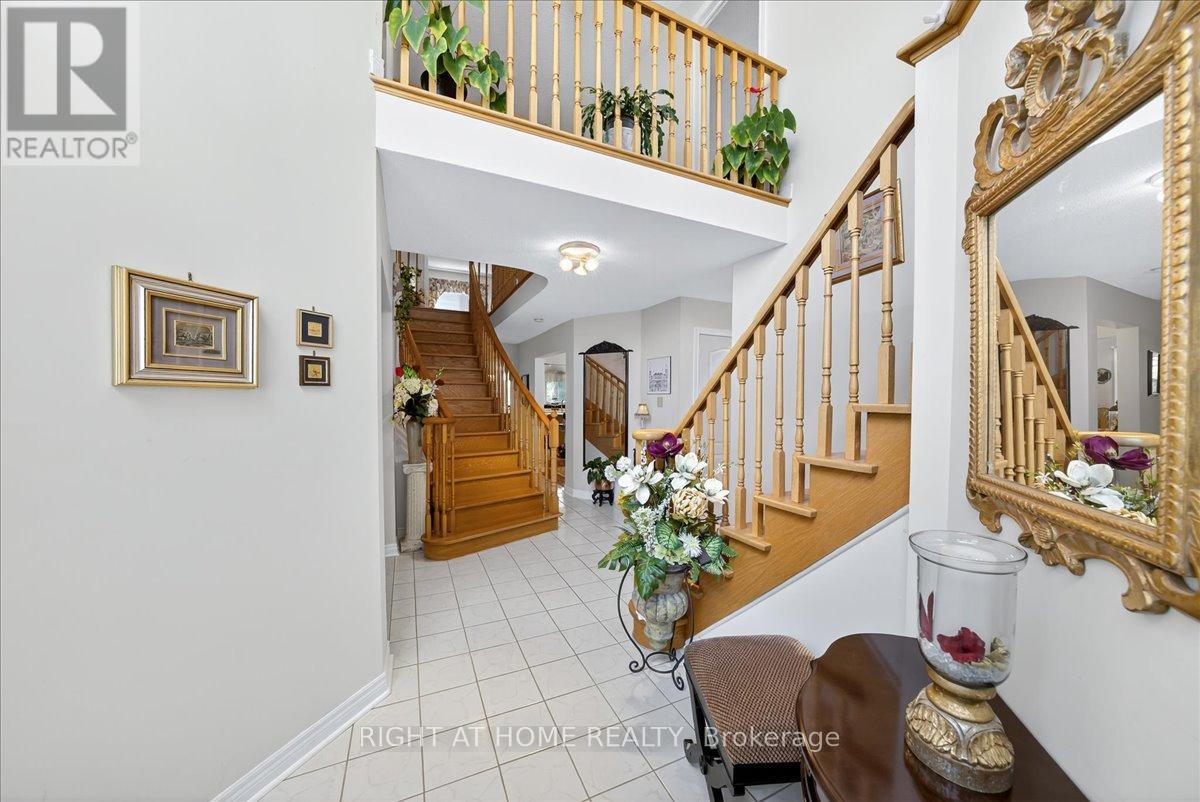 956 Winterton Way, Mississauga, Ontario  L5V 1M6 - Photo 8 - W12546882