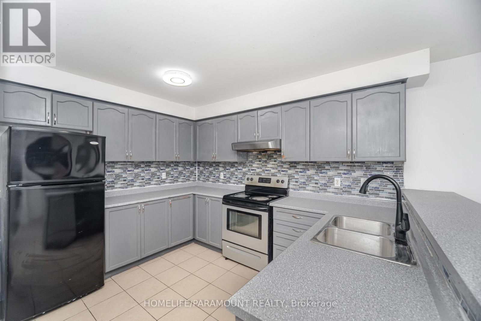 15 Vermont Road, Brampton, Ontario  L7A 3G3 - Photo 12 - W12546886