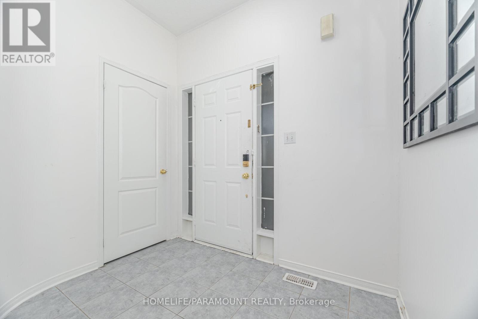 15 Vermont Road, Brampton, Ontario  L7A 3G3 - Photo 7 - W12546886