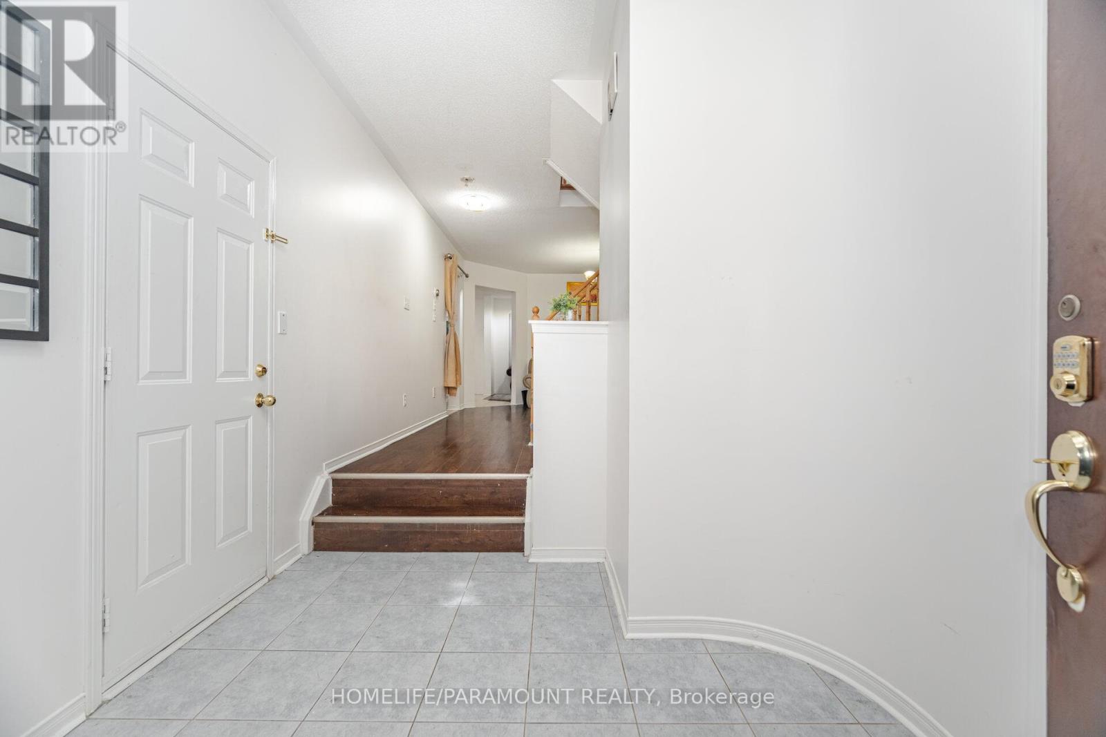 15 Vermont Road, Brampton, Ontario  L7A 3G3 - Photo 8 - W12546886