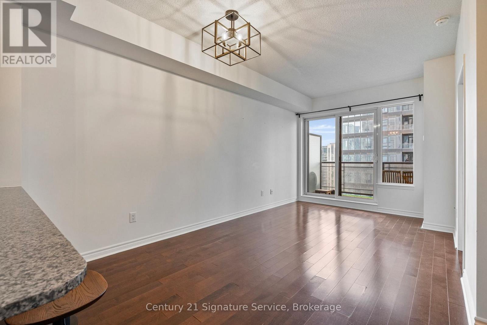 2001 - 385 Prince Of Wales Drive, Mississauga, Ontario  L5B 0C6 - Photo 12 - W12546906