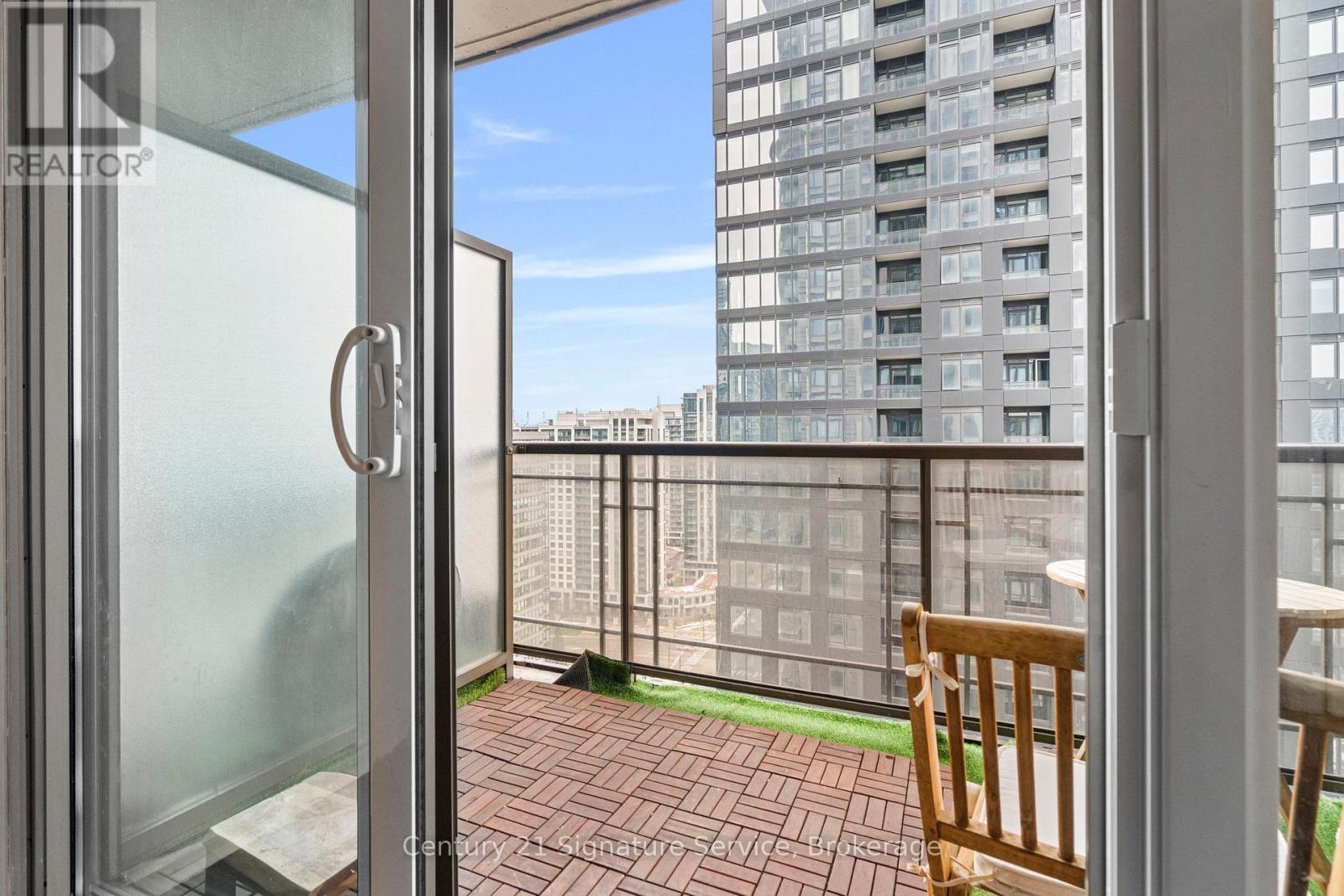 2001 - 385 Prince Of Wales Drive, Mississauga, Ontario  L5B 0C6 - Photo 15 - W12546906