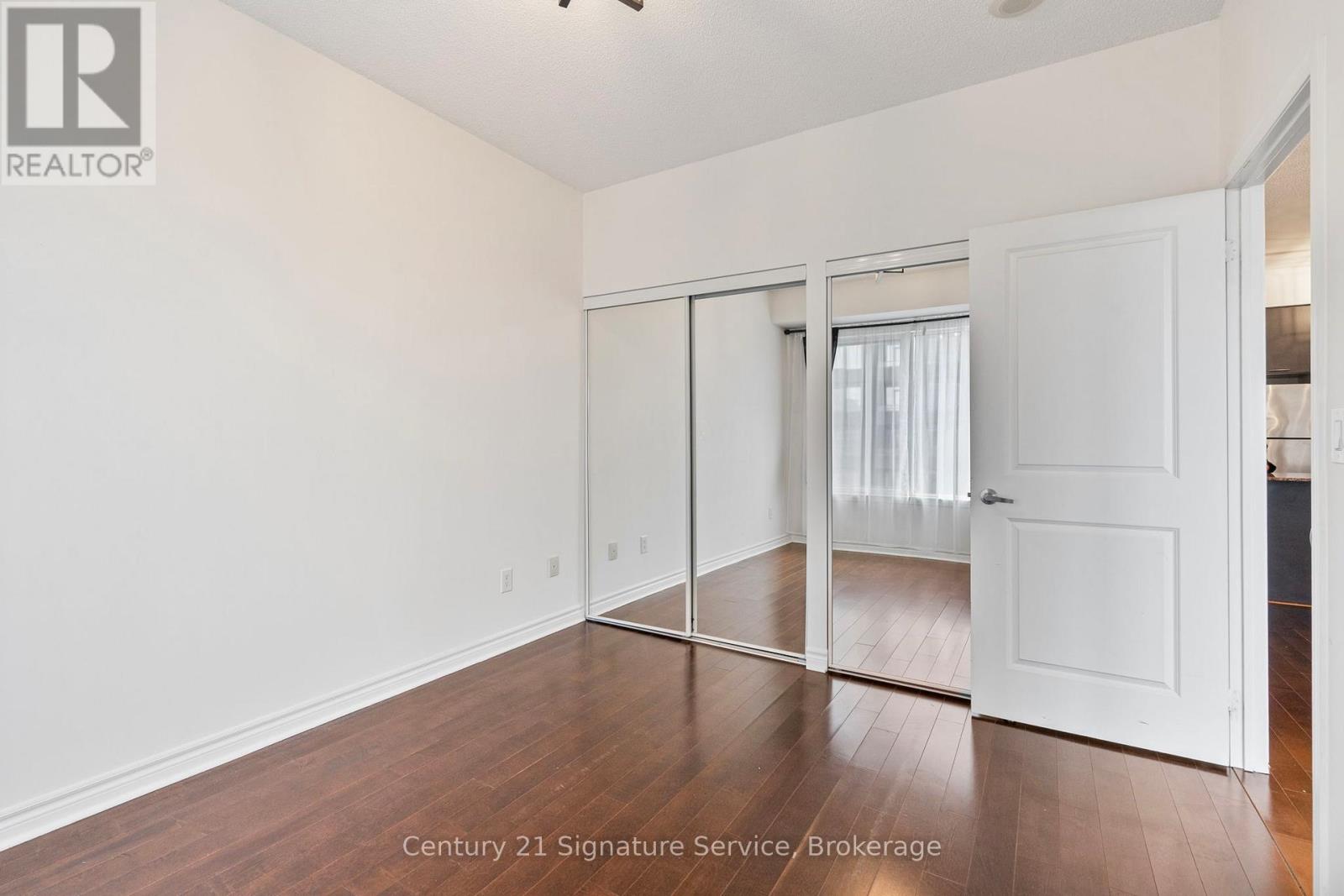 2001 - 385 Prince Of Wales Drive, Mississauga, Ontario  L5B 0C6 - Photo 23 - W12546906