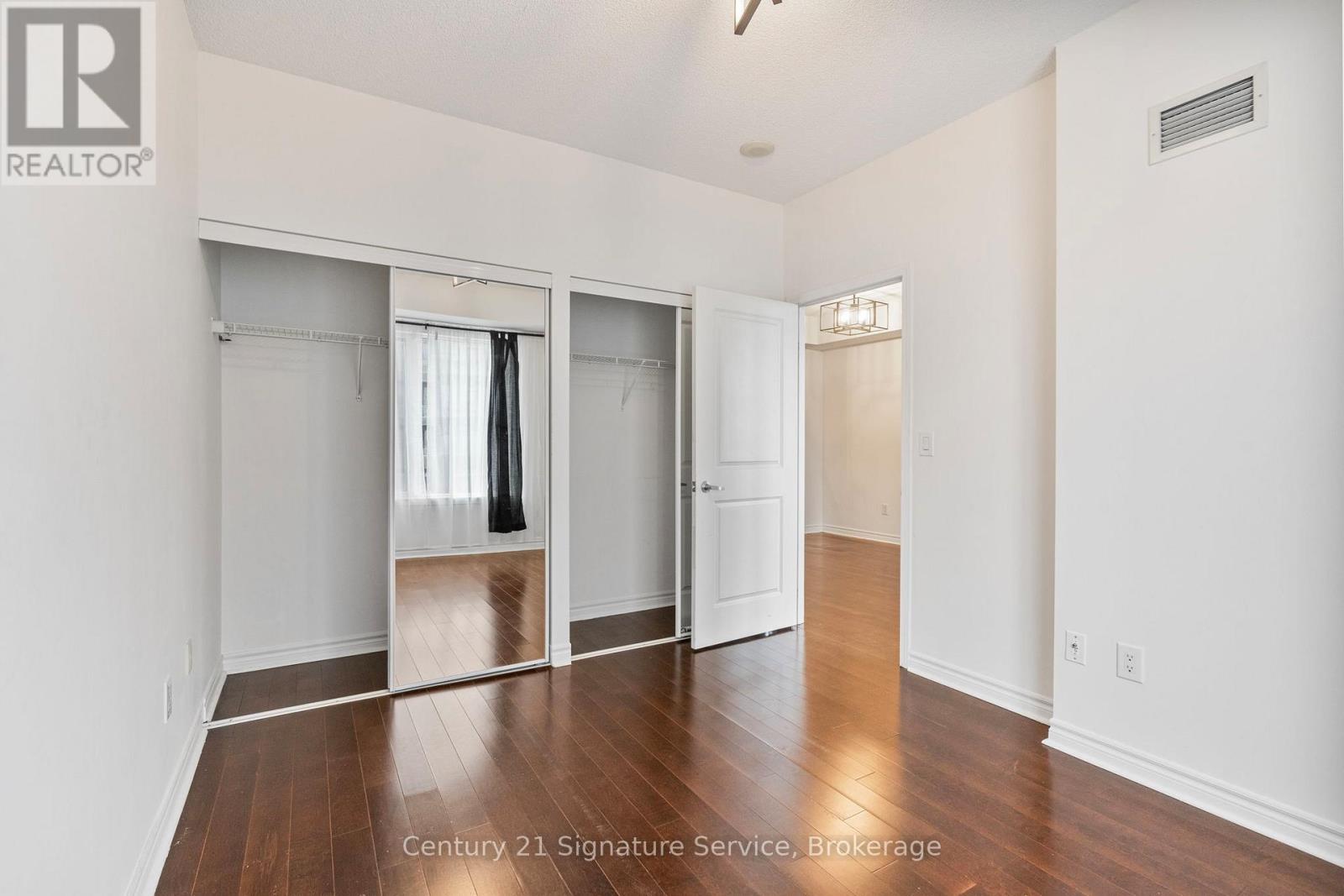 2001 - 385 Prince Of Wales Drive, Mississauga, Ontario  L5B 0C6 - Photo 25 - W12546906