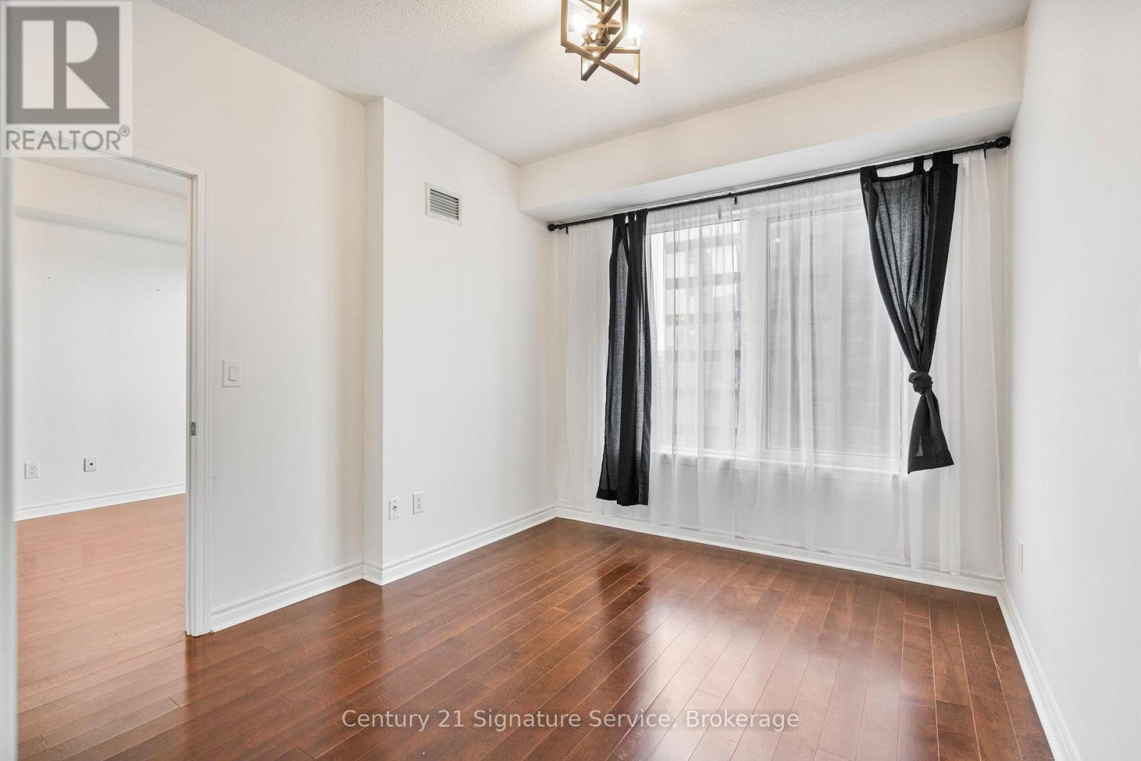 2001 - 385 Prince Of Wales Drive, Mississauga, Ontario  L5B 0C6 - Photo 26 - W12546906