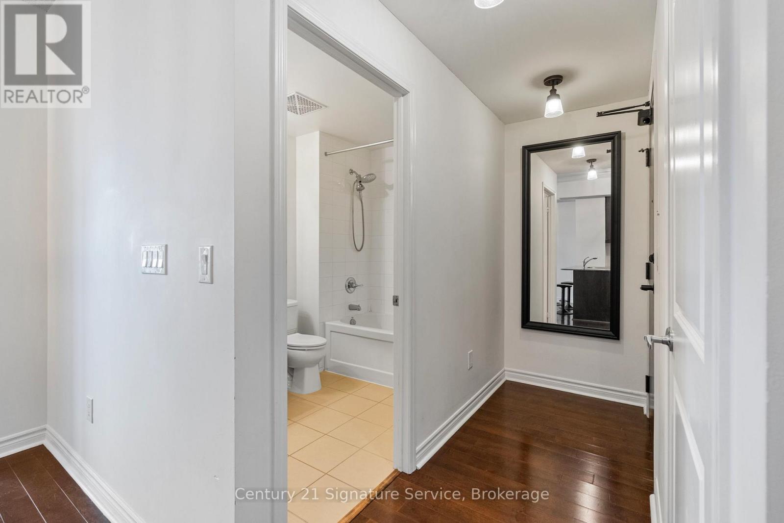 2001 - 385 Prince Of Wales Drive, Mississauga, Ontario  L5B 0C6 - Photo 27 - W12546906