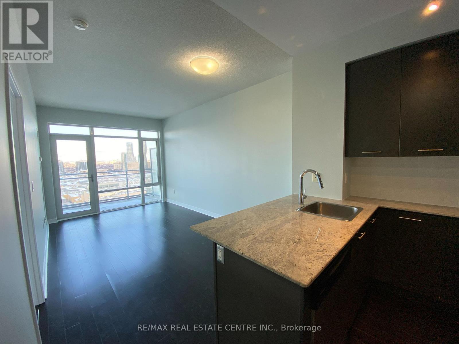 1812 - 365 Prince Of Wales Drive, Mississauga, Ontario  L5B 0G6 - Photo 3 - W12546908