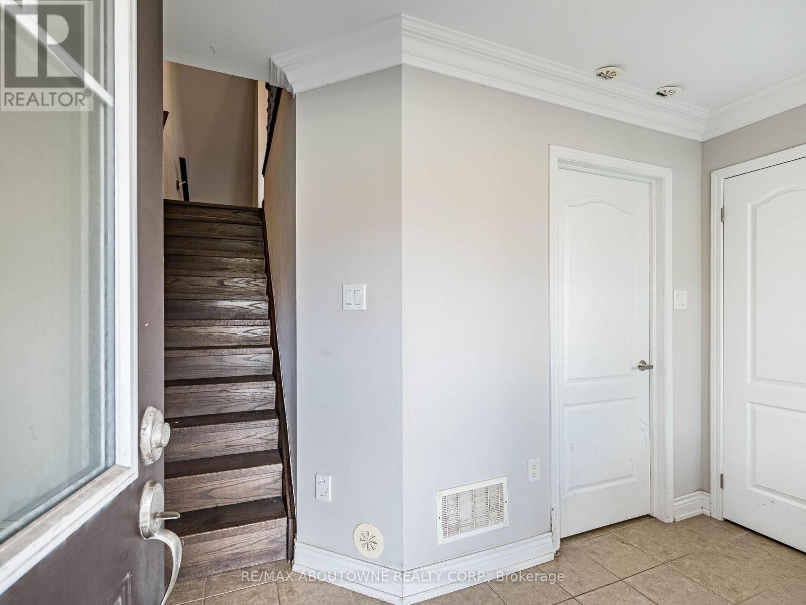 29 - 6020 Derry Road, Milton, Ontario  L9T 8L6 - Photo 5 - W12546924