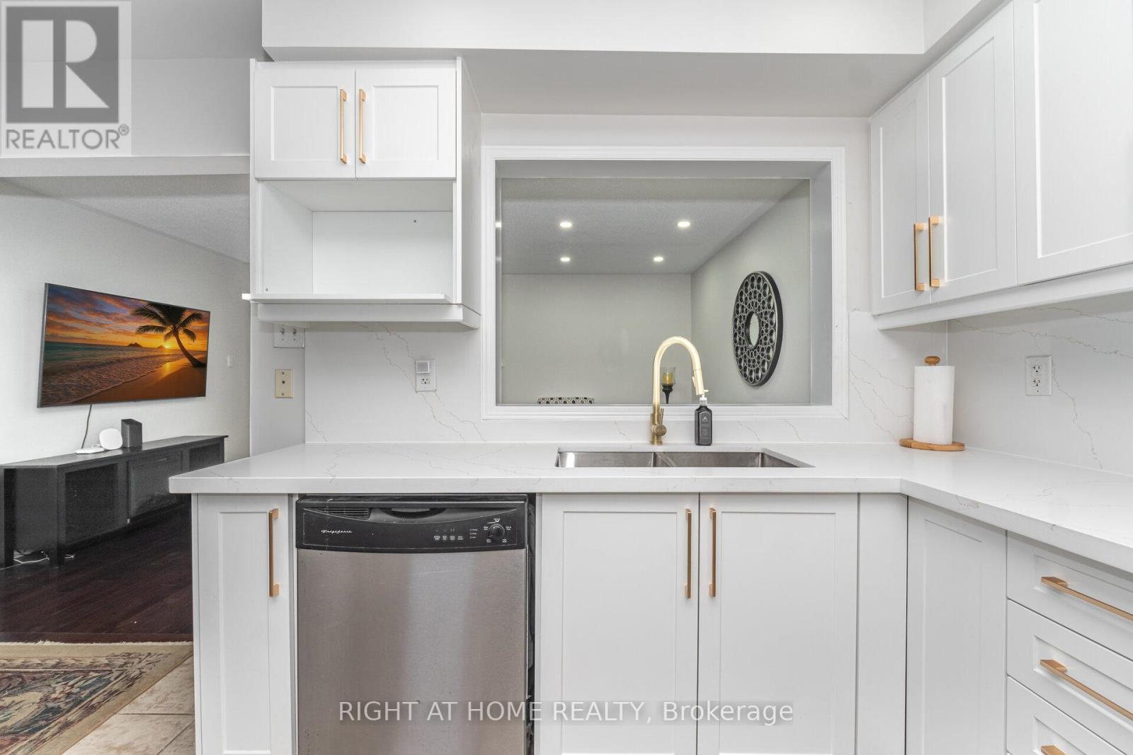 131 Crystal Glen Crescent, Brampton, Ontario  L6X 0K6 - Photo 18 - W12546928