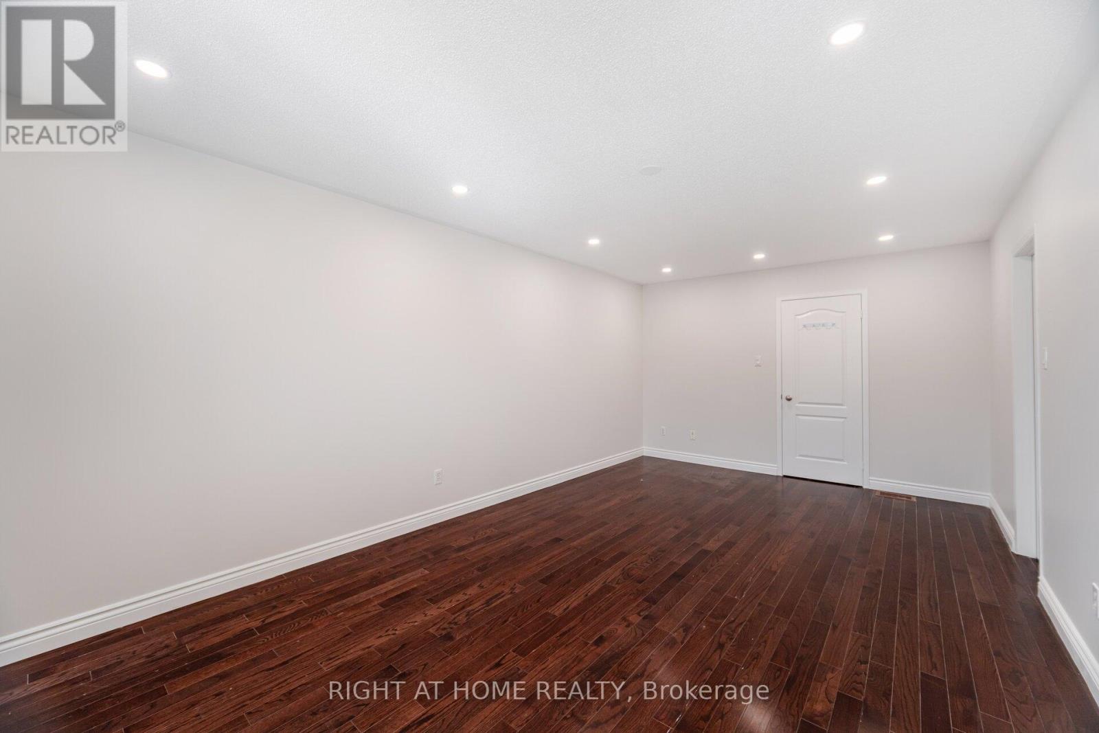 131 Crystal Glen Crescent, Brampton, Ontario  L6X 0K6 - Photo 24 - W12546928