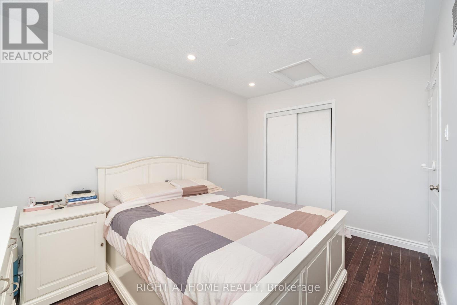 131 Crystal Glen Crescent, Brampton, Ontario  L6X 0K6 - Photo 29 - W12546928