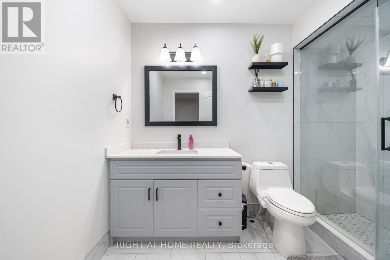 131 Crystal Glen Crescent, Brampton, Ontario  L6X 0K6 - Photo 32 - W12546928