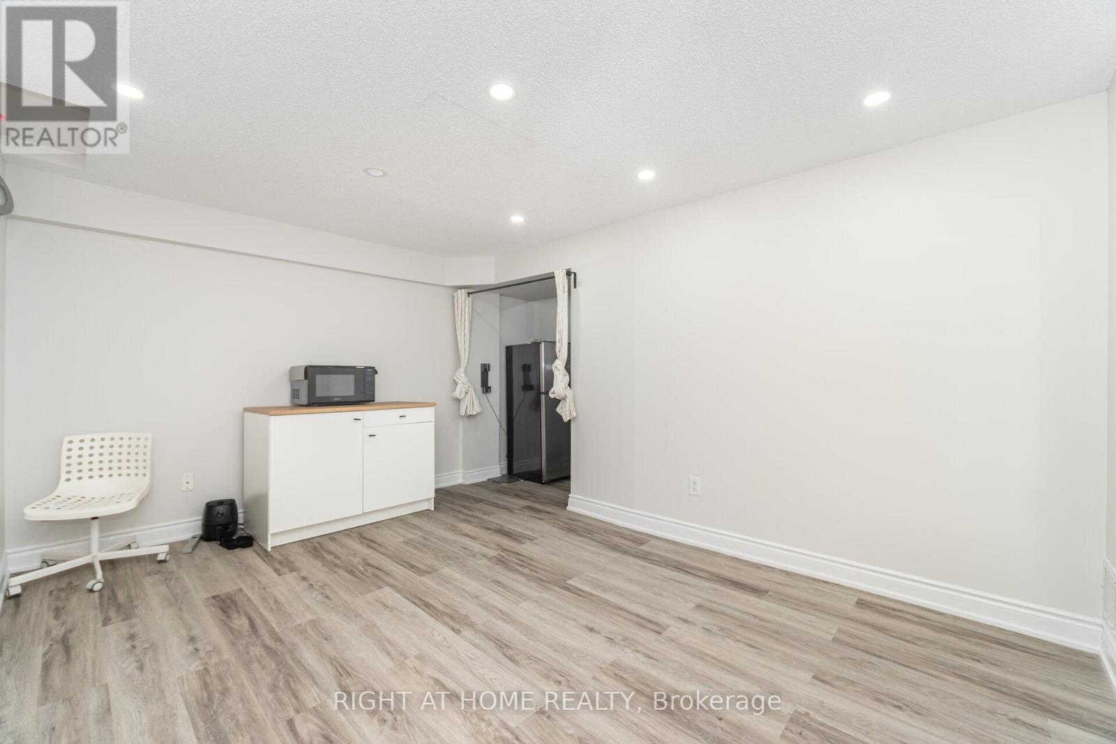 131 Crystal Glen Crescent, Brampton, Ontario  L6X 0K6 - Photo 36 - W12546928