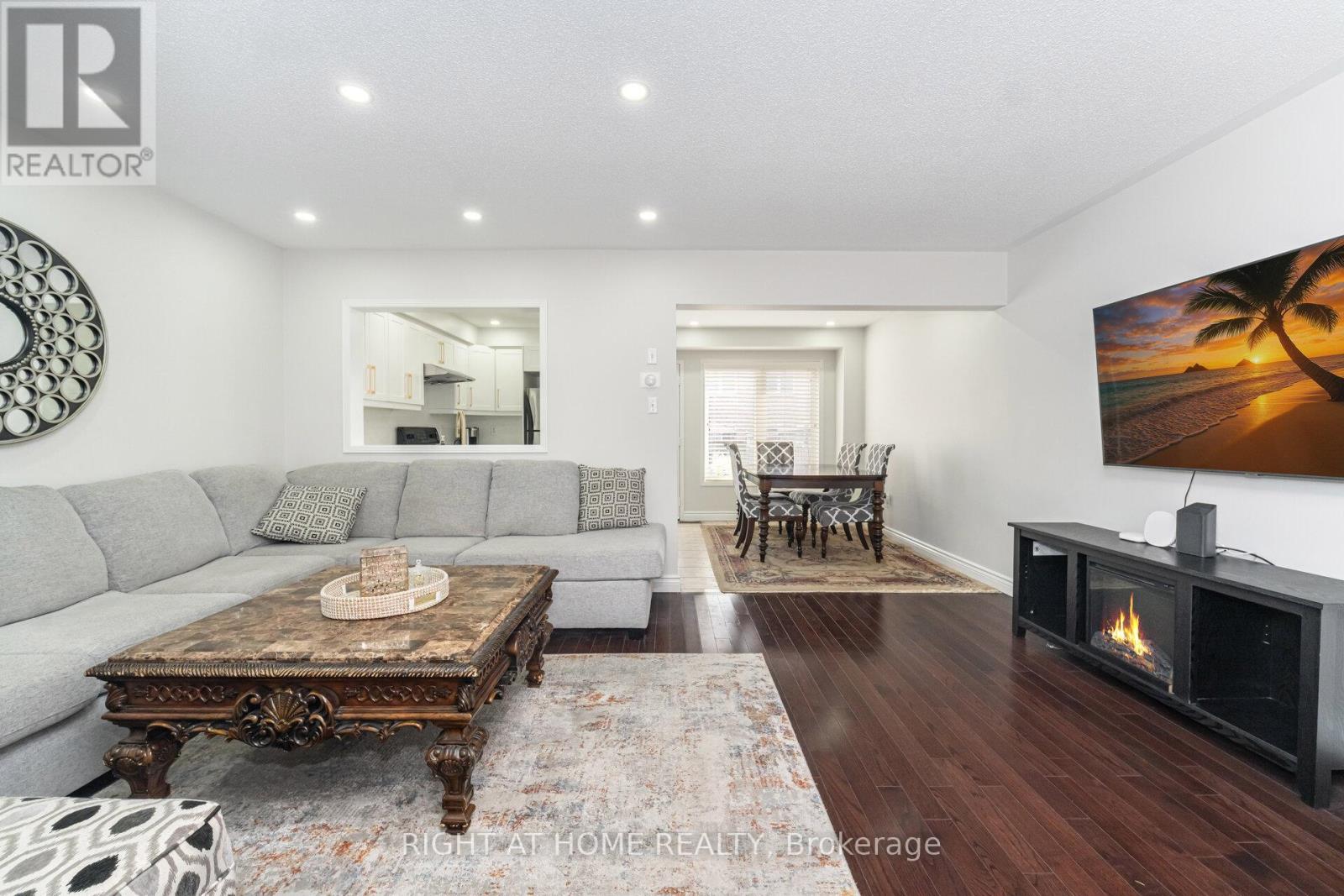 131 Crystal Glen Crescent, Brampton, Ontario  L6X 0K6 - Photo 8 - W12546928