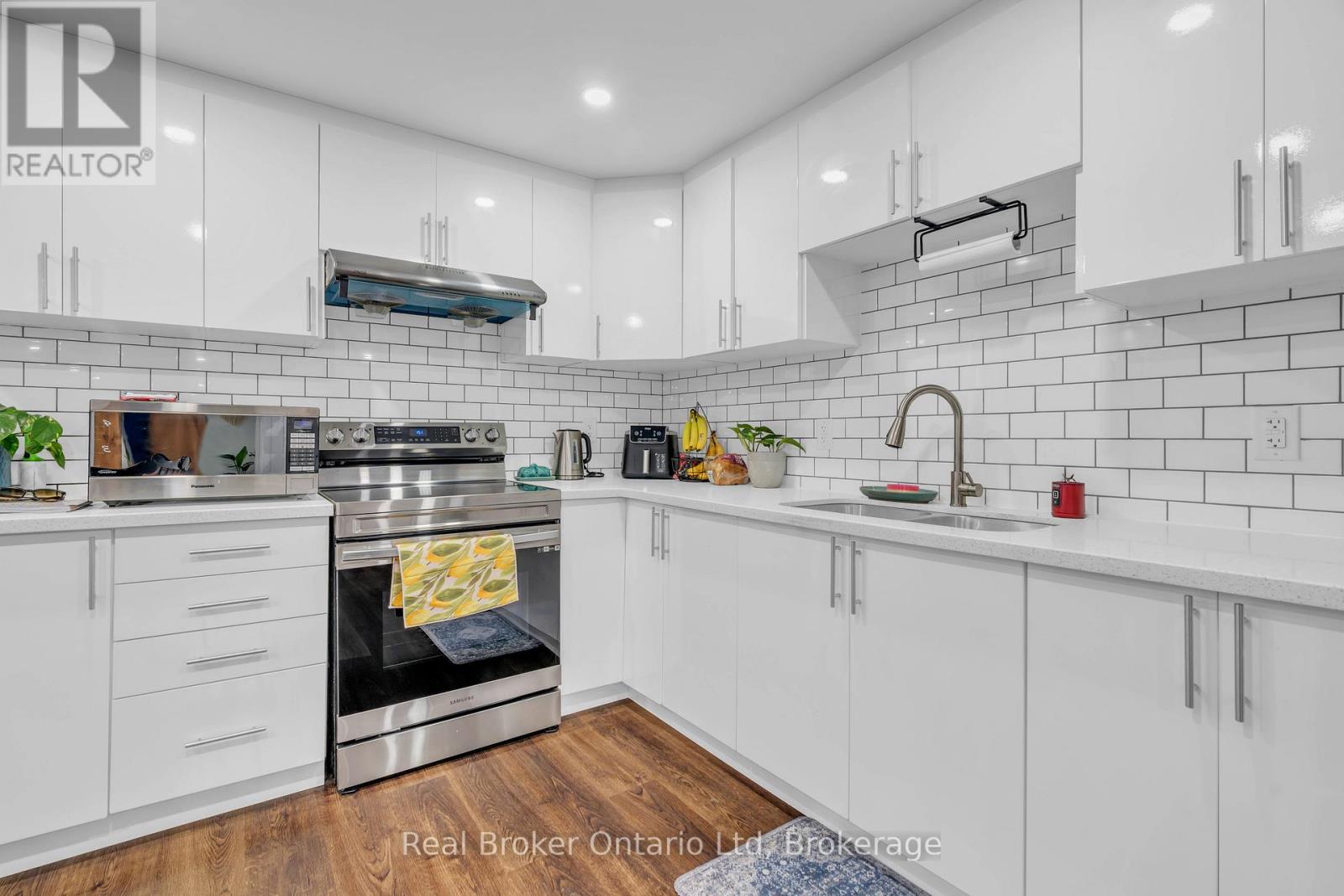 2 - 909 River Ridge Court, Kitchener, Ontario N2A 0H2 - Photo 12 - X12547084