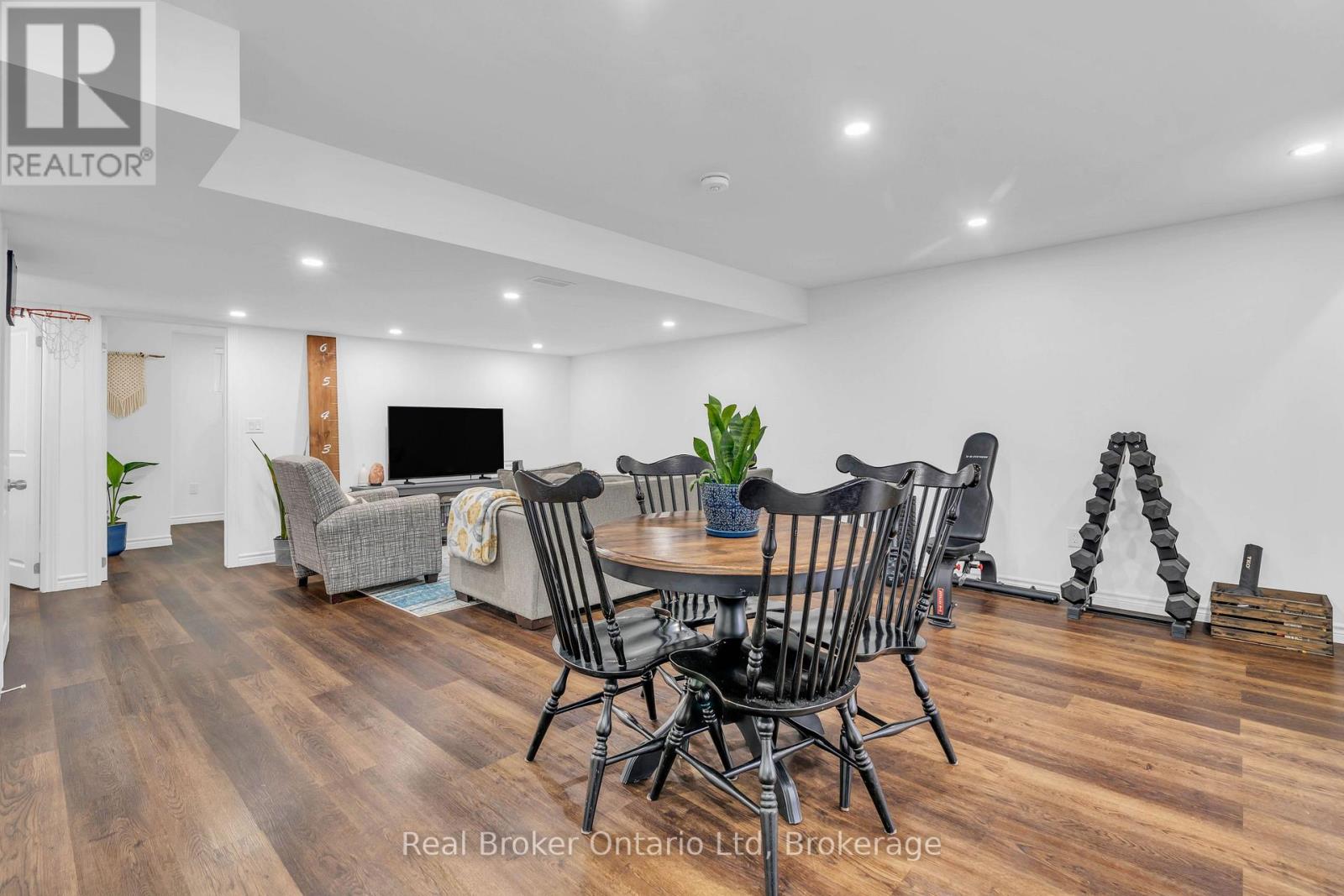 2 - 909 River Ridge Court, Kitchener, Ontario N2A 0H2 - Photo 13 - X12547084