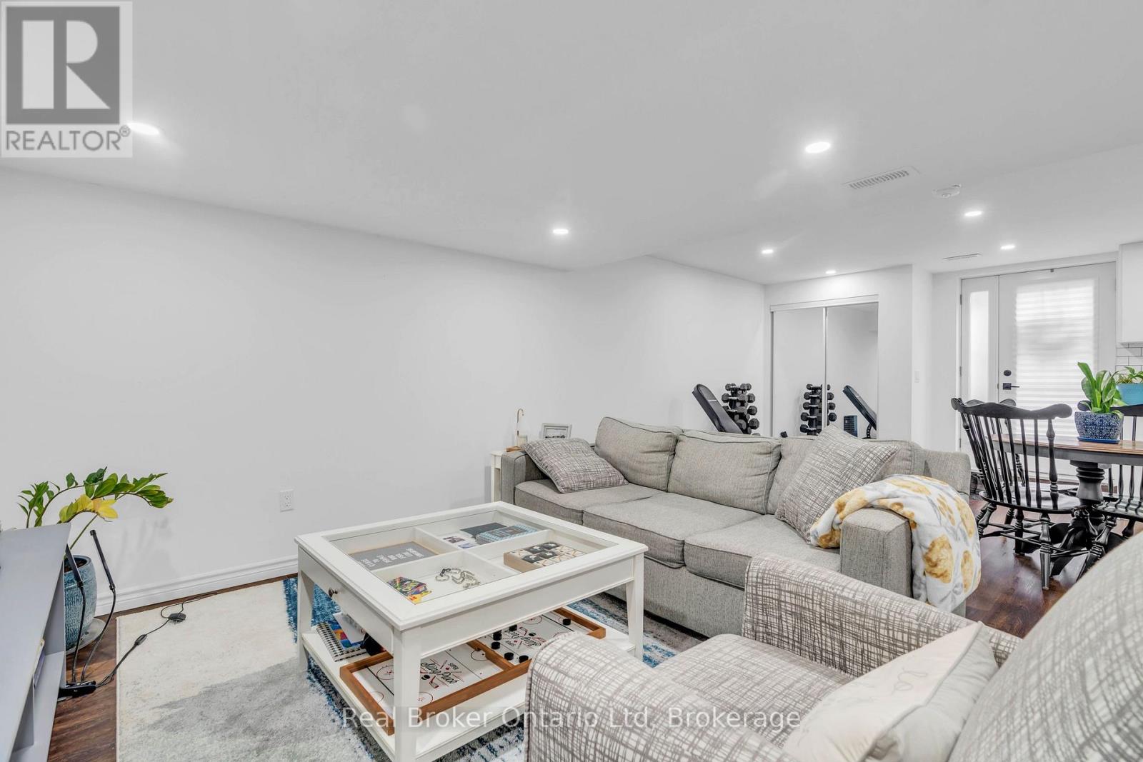 2 - 909 River Ridge Court, Kitchener, Ontario N2A 0H2 - Photo 15 - X12547084