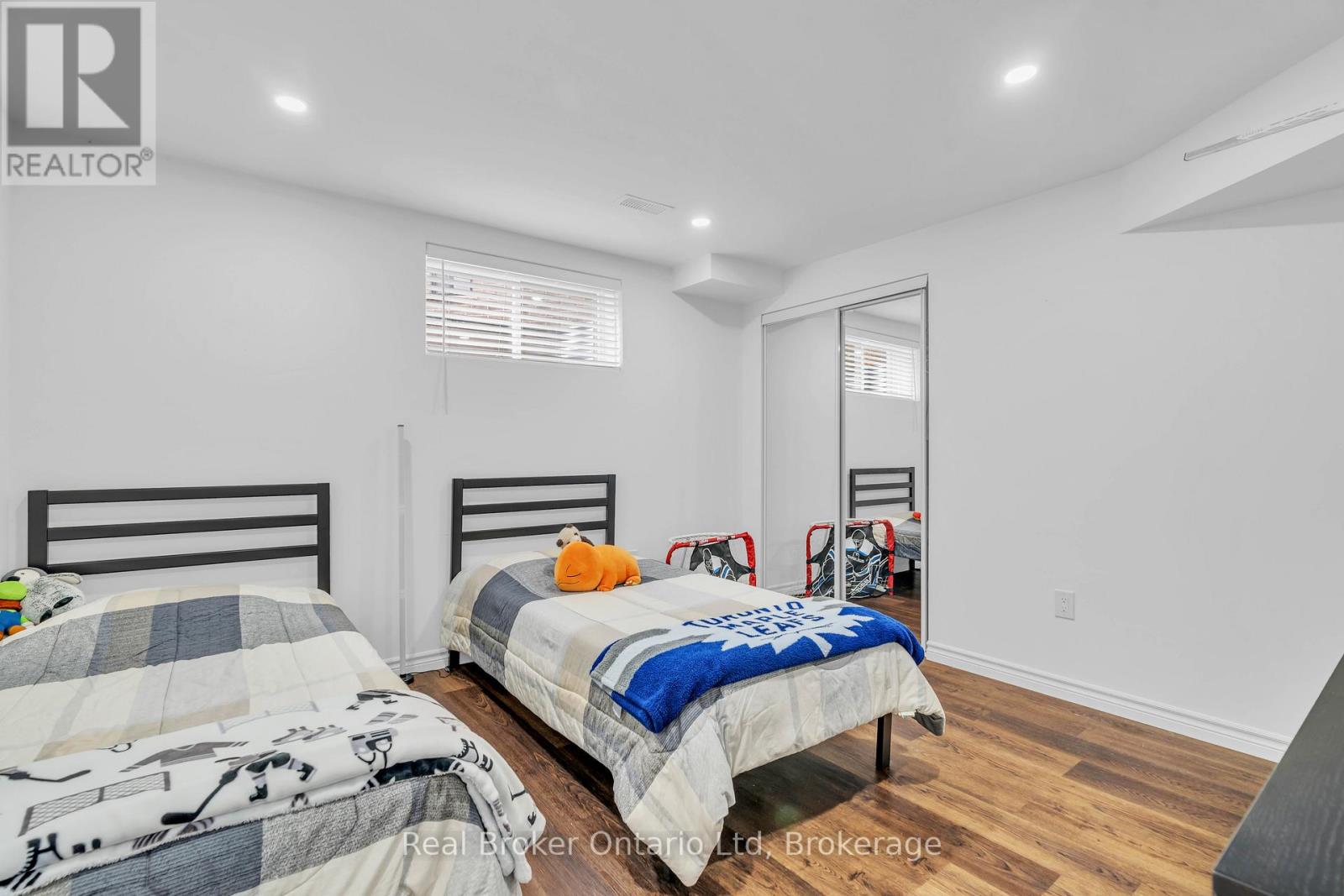 2 - 909 River Ridge Court, Kitchener, Ontario N2A 0H2 - Photo 21 - X12547084