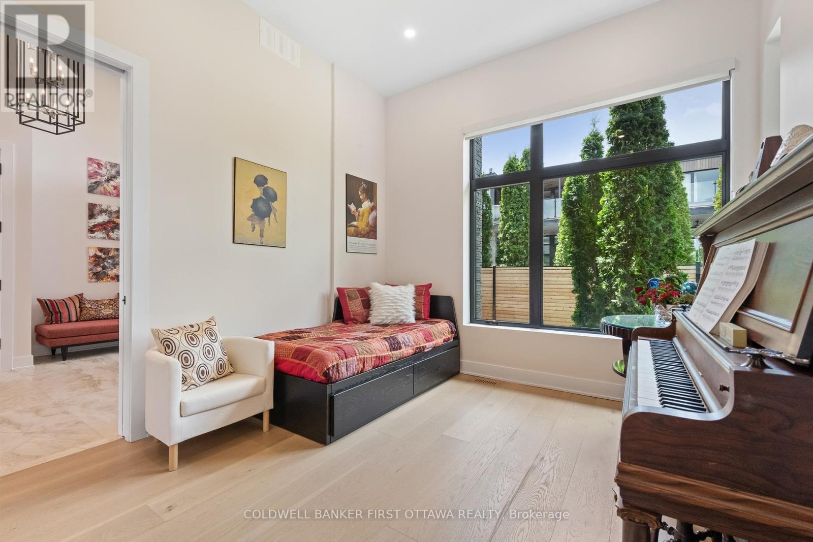 1981 Prince Of Wales Drive, Ottawa, Ontario  K2C 3J7 - Photo 16 - X12375026