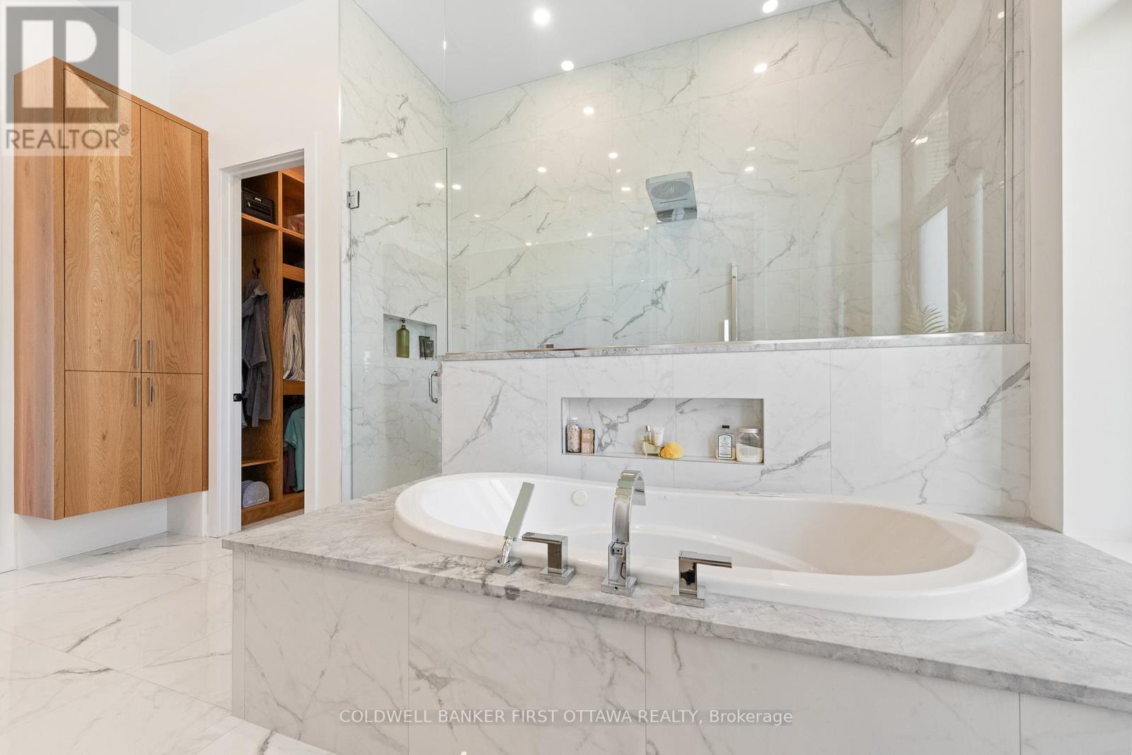 1981 Prince Of Wales Drive, Ottawa, Ontario  K2C 3J7 - Photo 22 - X12375026