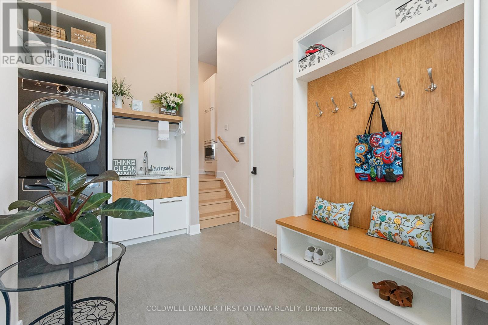 1981 Prince Of Wales Drive, Ottawa, Ontario  K2C 3J7 - Photo 14 - X12375026