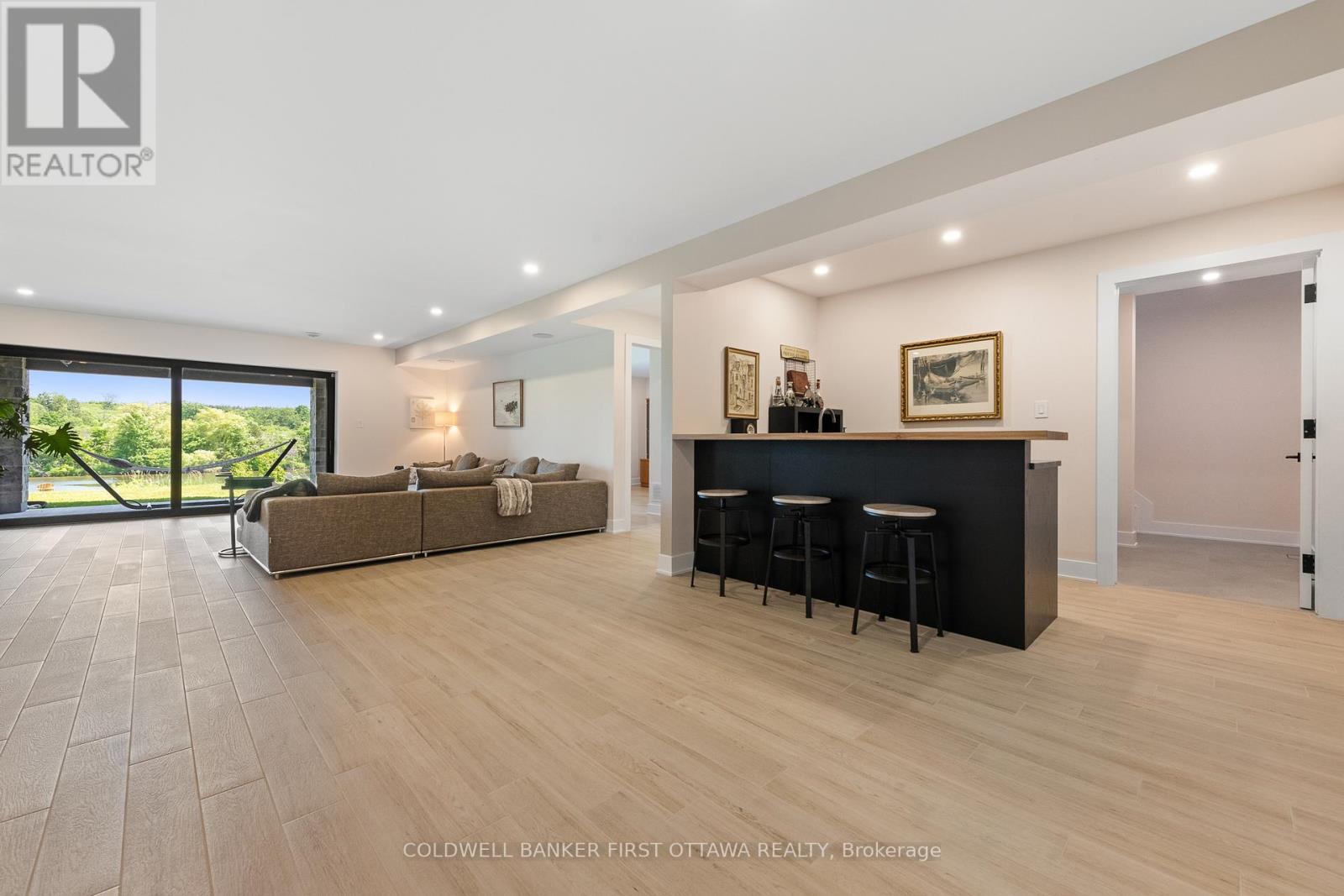 1981 Prince Of Wales Drive, Ottawa, Ontario  K2C 3J7 - Photo 23 - X12375026