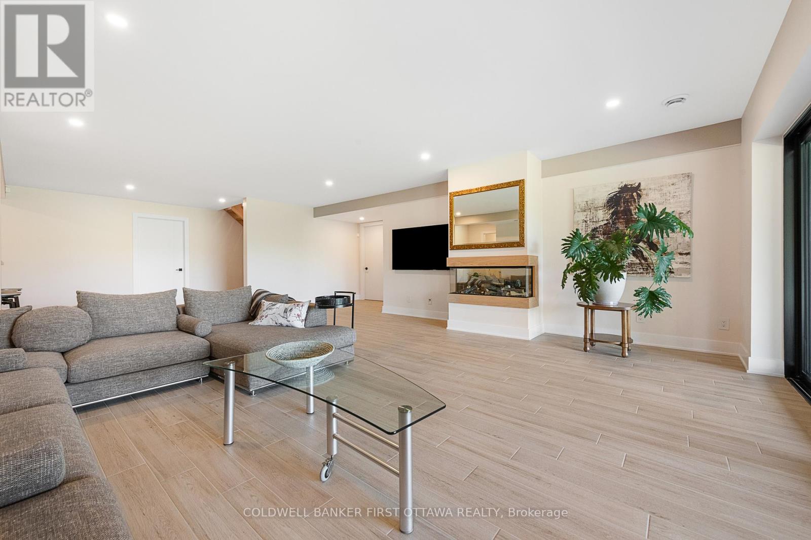 1981 Prince Of Wales Drive, Ottawa, Ontario  K2C 3J7 - Photo 27 - X12375026