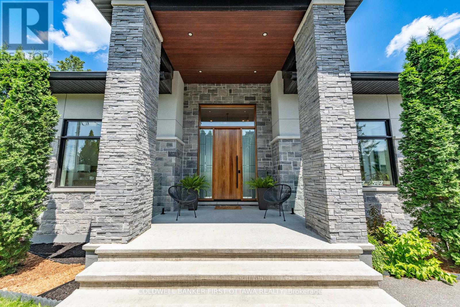 1981 Prince Of Wales Drive, Ottawa, Ontario  K2C 3J7 - Photo 3 - X12375026