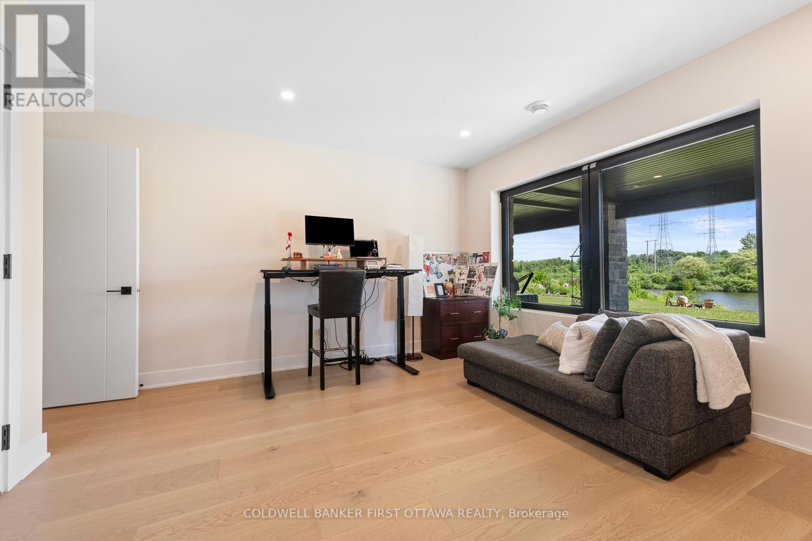 1981 Prince Of Wales Drive, Ottawa, Ontario  K2C 3J7 - Photo 28 - X12375026