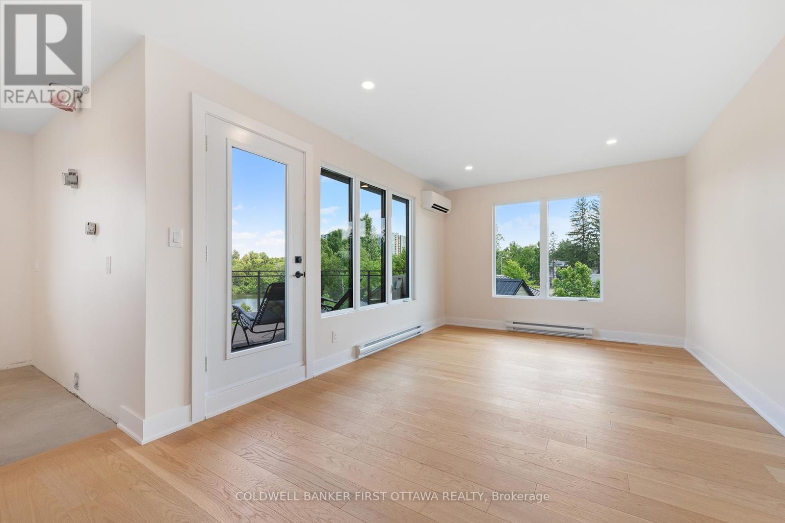 1981 Prince Of Wales Drive, Ottawa, Ontario  K2C 3J7 - Photo 41 - X12375026