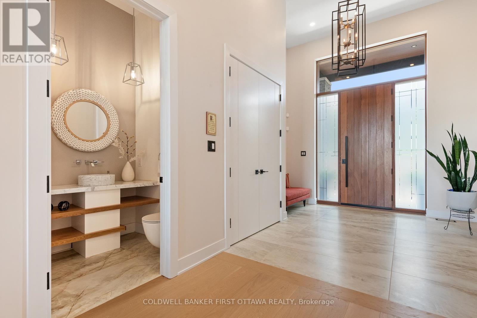 1981 Prince Of Wales Drive, Ottawa, Ontario  K2C 3J7 - Photo 5 - X12375026