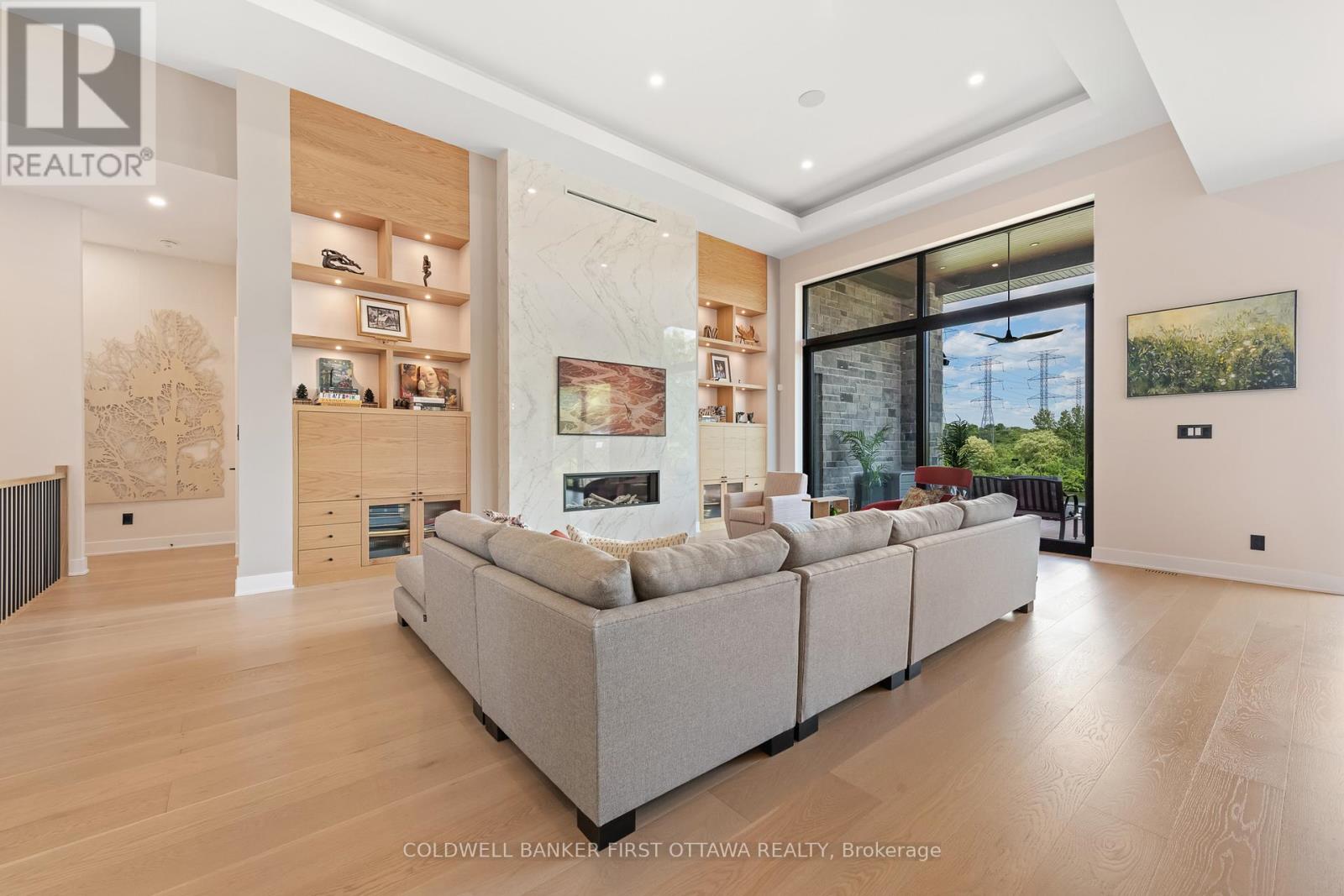 1981 Prince Of Wales Drive, Ottawa, Ontario  K2C 3J7 - Photo 7 - X12375026