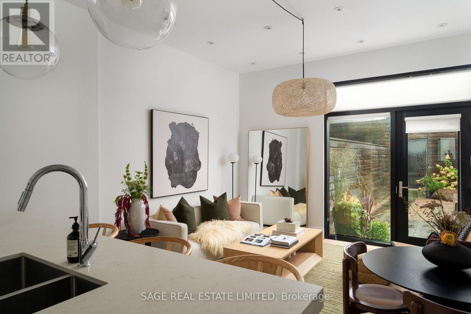 110b Palmerston Avenue, Toronto, Ontario M6J 1J1 - Photo 7 - C12546942