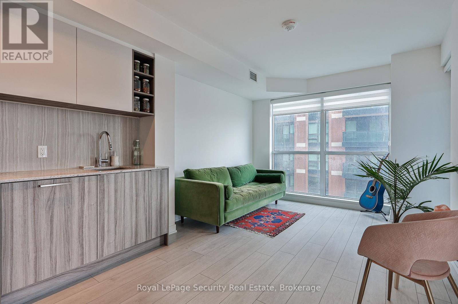 419 - 31 Tippett Road, Toronto, Ontario  M6H 0C8 - Photo 11 - C12546966