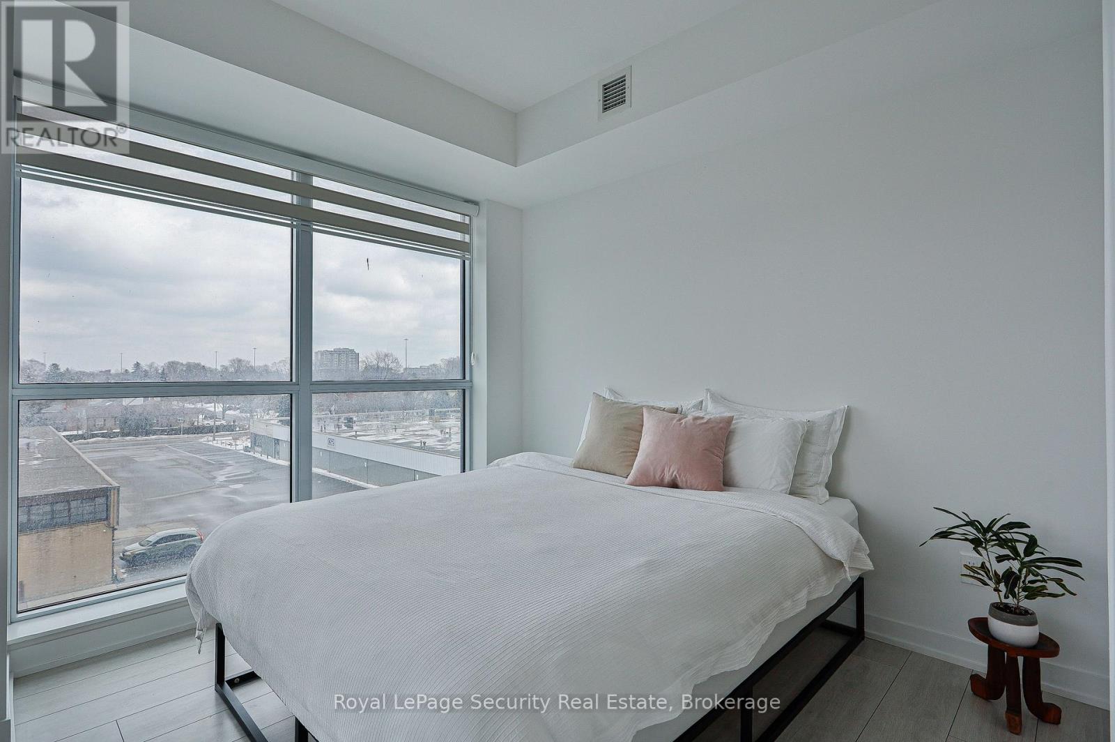 419 - 31 Tippett Road, Toronto, Ontario  M6H 0C8 - Photo 13 - C12546966