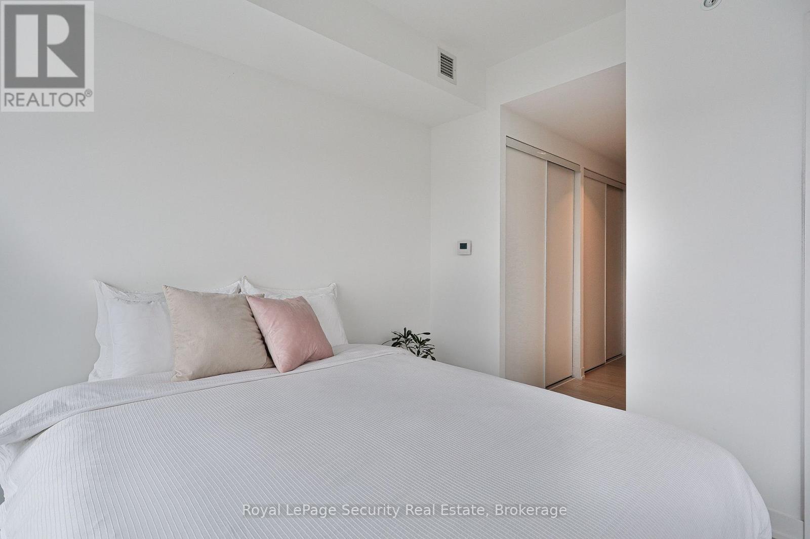 419 - 31 Tippett Road, Toronto, Ontario  M6H 0C8 - Photo 15 - C12546966