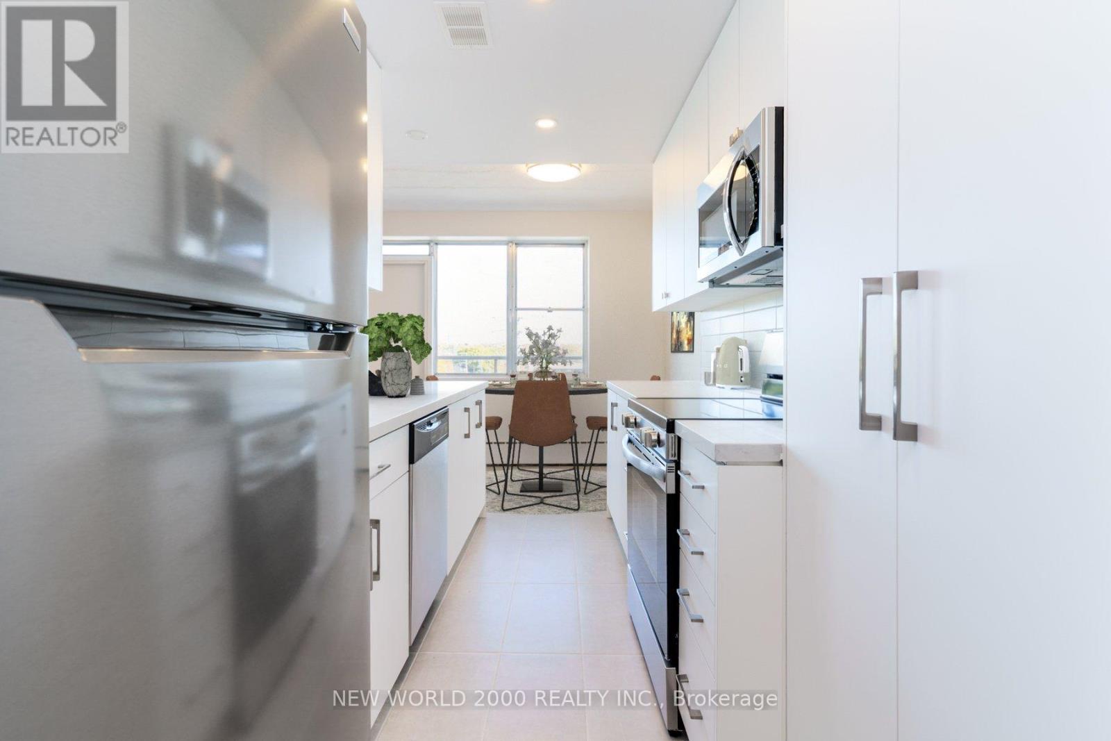 401 - 1220 Bayview Avenue, Toronto, Ontario  M4G 2Z7 - Photo 2 - C12546996