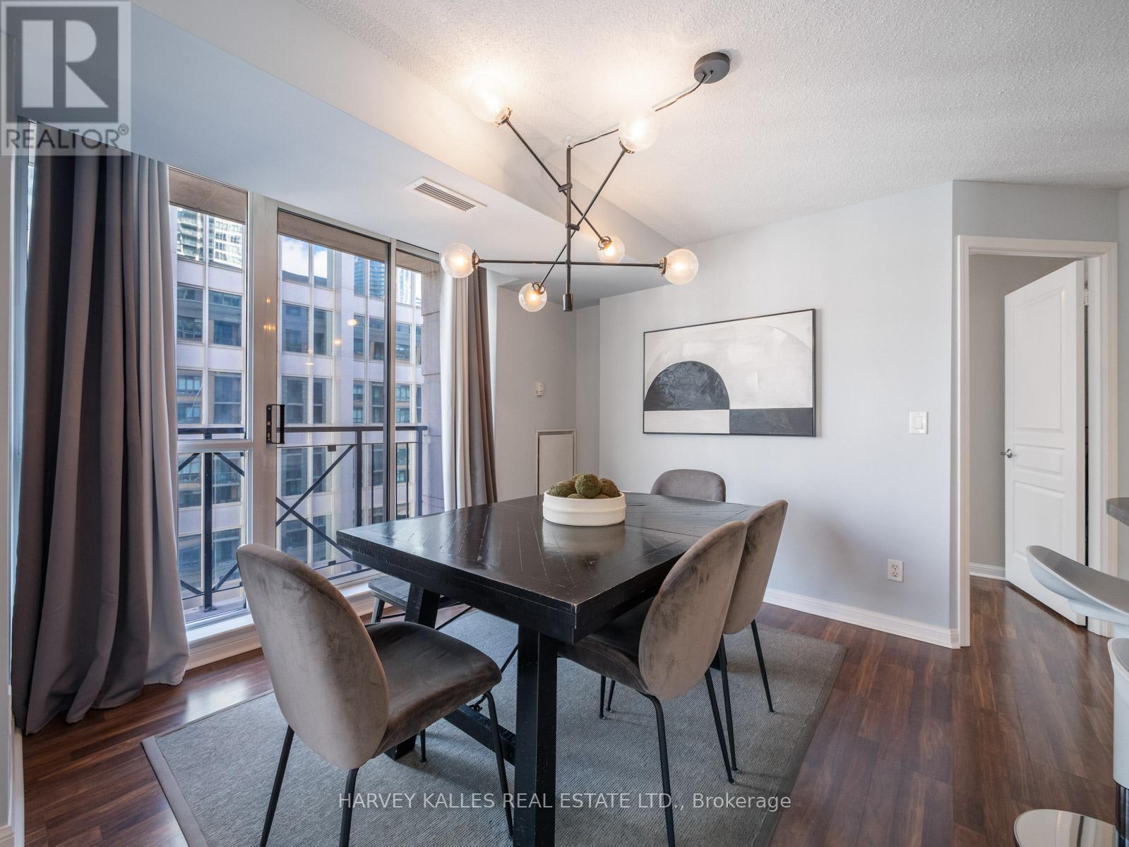 1309 - 140 Simcoe Street, Toronto, Ontario  M5H 4E9 - Photo 10 - C12547048