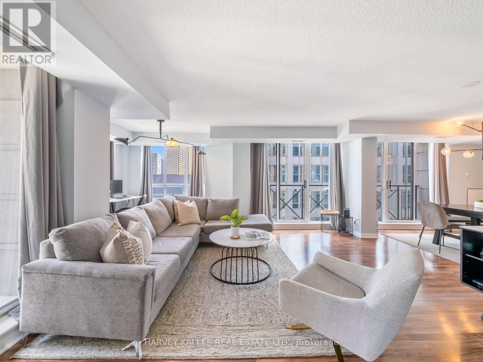 1309 - 140 Simcoe Street, Toronto, Ontario  M5H 4E9 - Photo 3 - C12547048