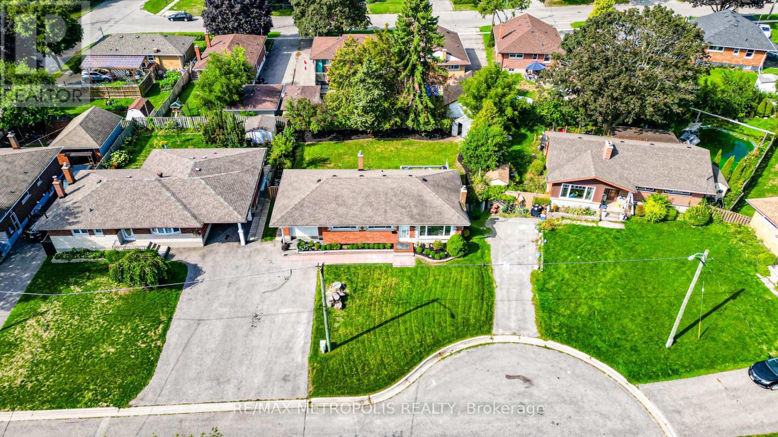 592 Carlyle Court, Oshawa, Ontario  L1H 6S2 - Photo 4 - E12500828