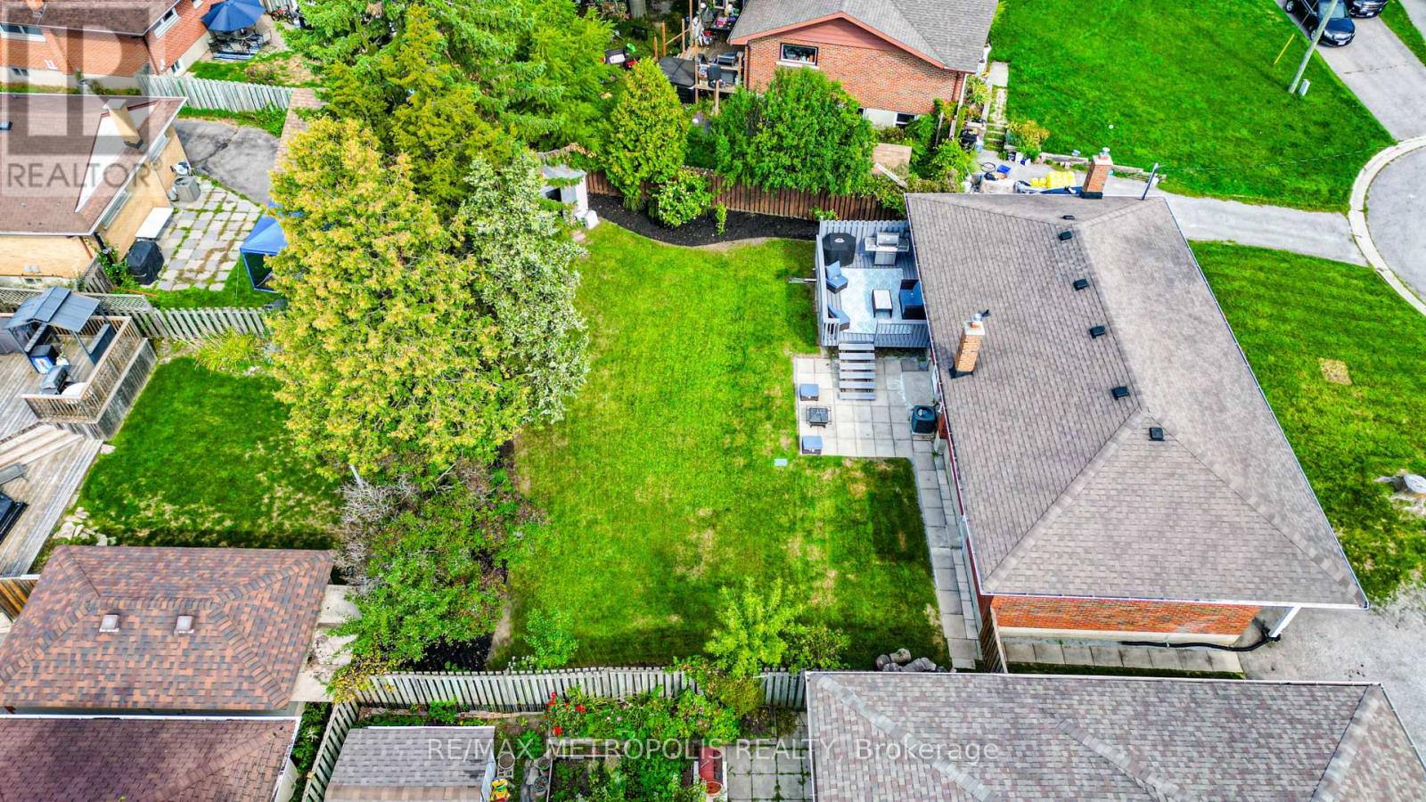 592 Carlyle Court, Oshawa, Ontario  L1H 6S2 - Photo 6 - E12500828