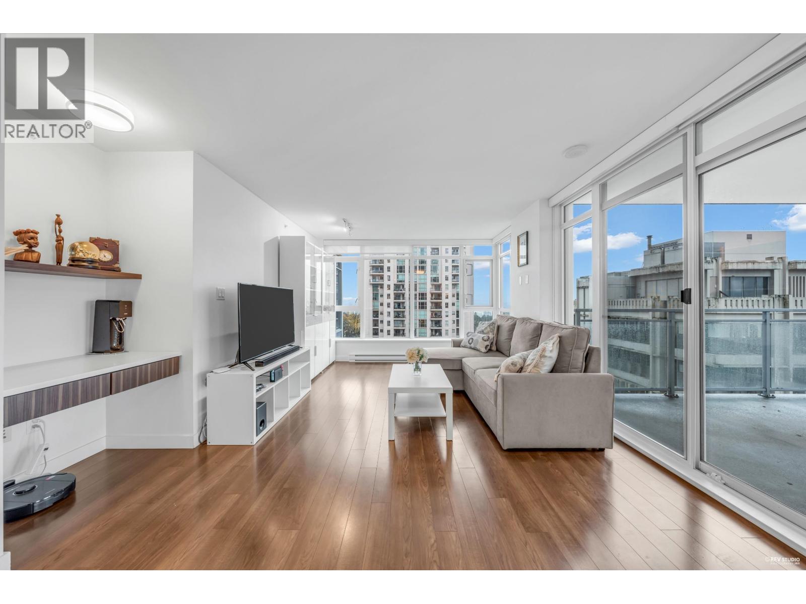 903 608 Belmont Street, New Westminster, British Columbia V3M 0G8 - Photo 1 - R3067338