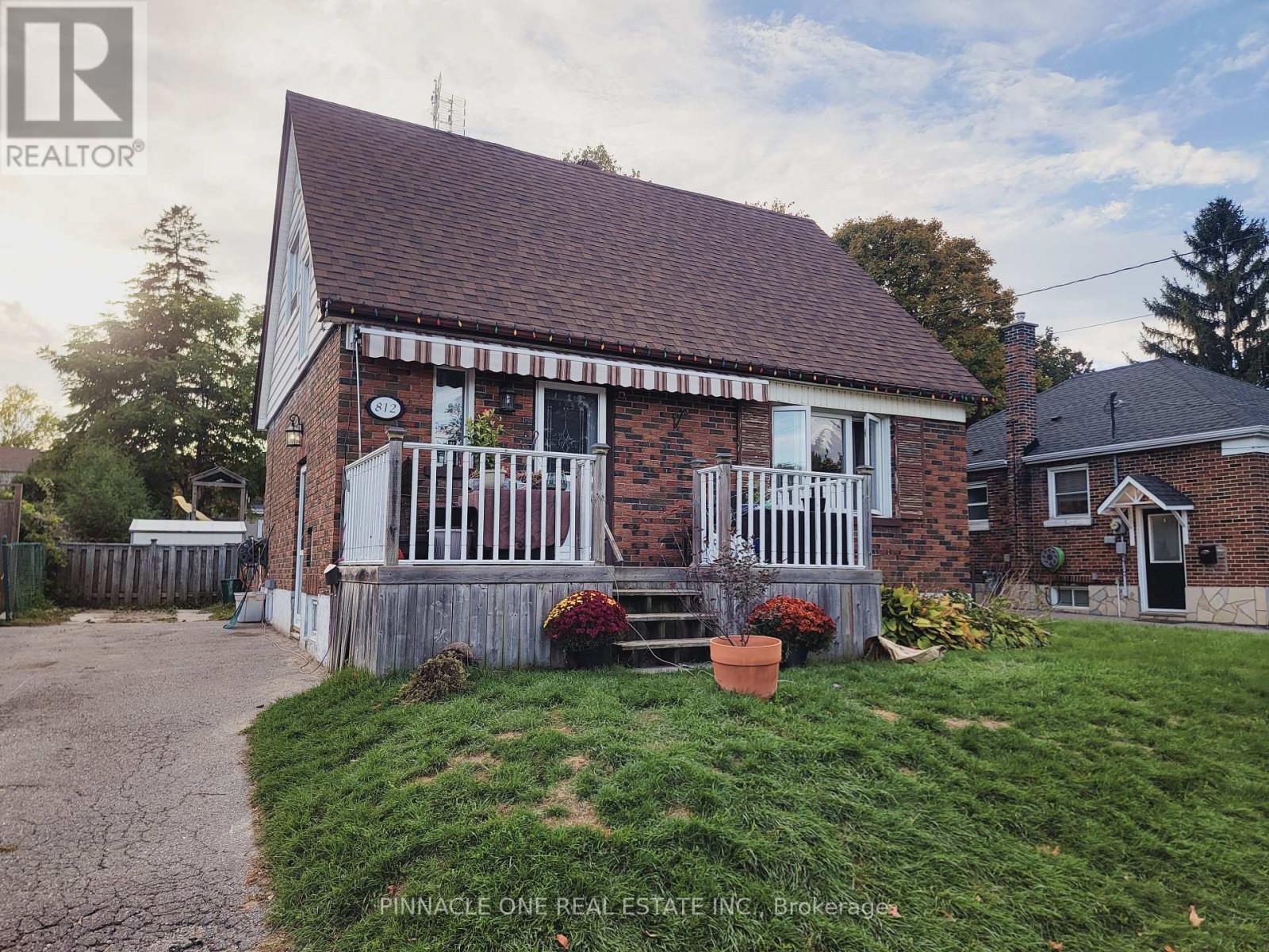 812 GRIERSON STREET, Oshawa, Ontario