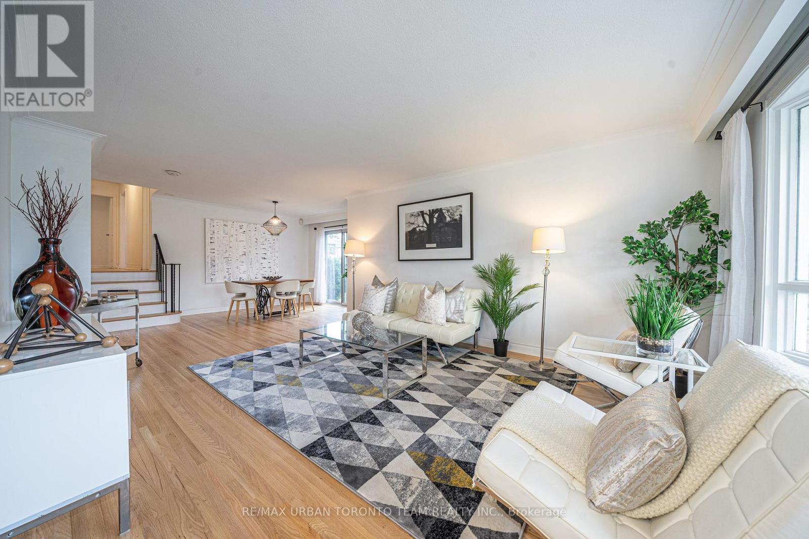 12 WARDENCOURT DRIVE, Toronto, Ontario