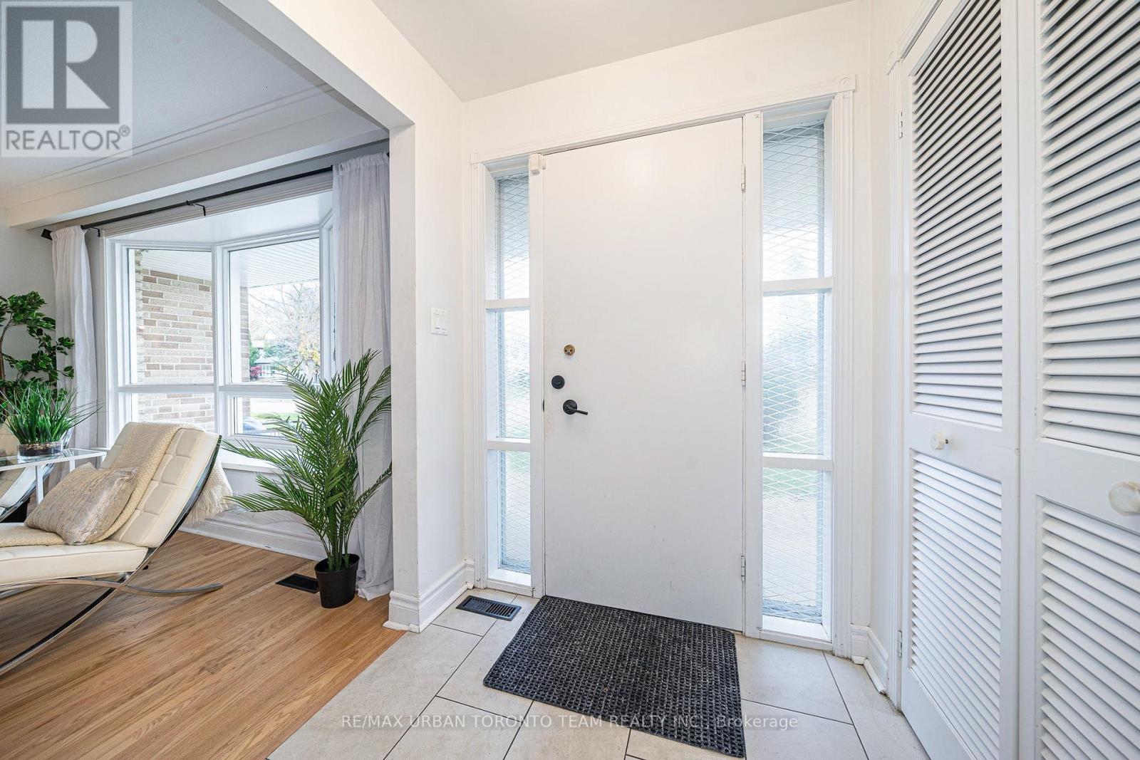 12 Wardencourt Drive, Toronto, Ontario  M1T 2H3 - Photo 3 - E12547106