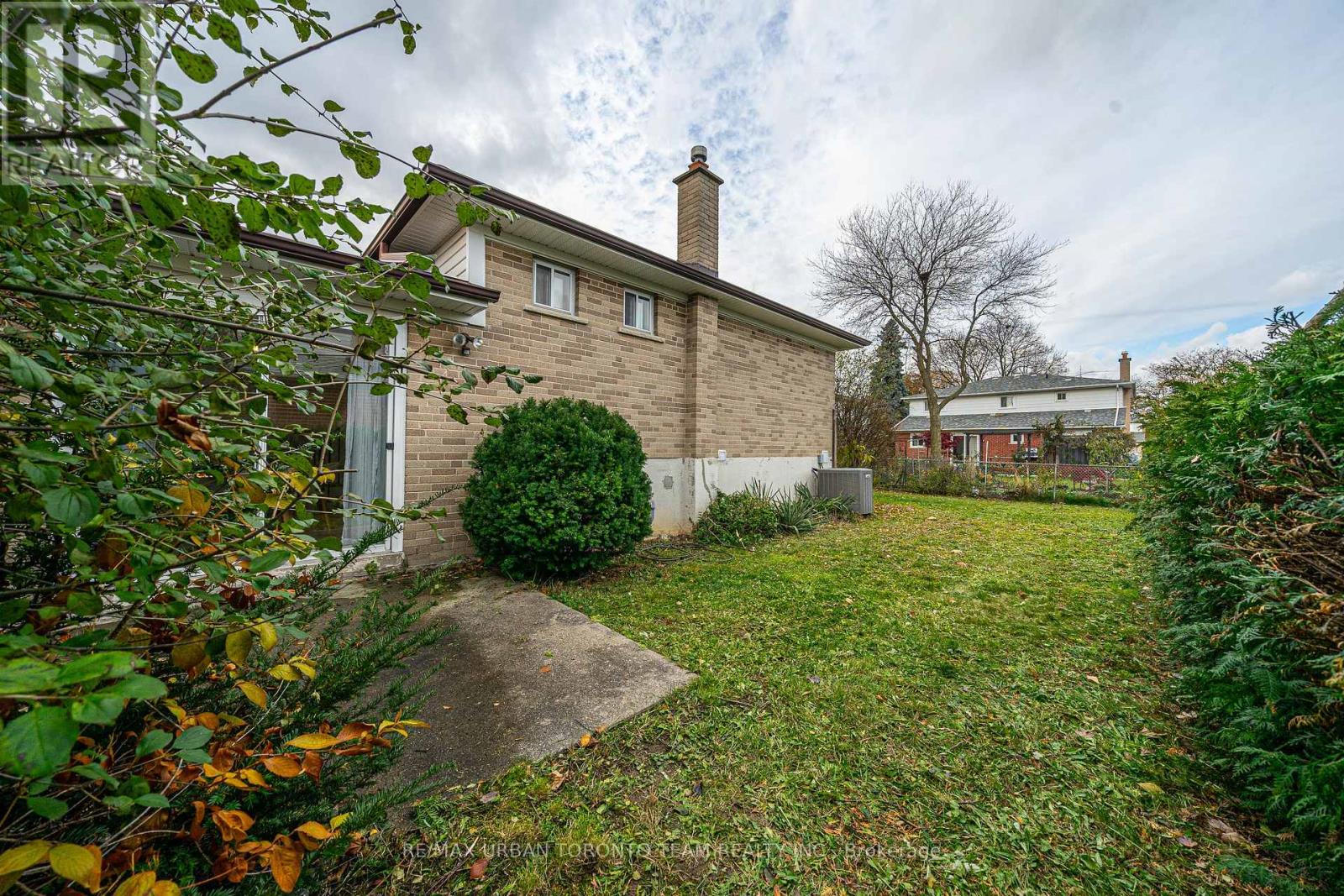 12 Wardencourt Drive, Toronto, Ontario  M1T 2H3 - Photo 44 - E12547106