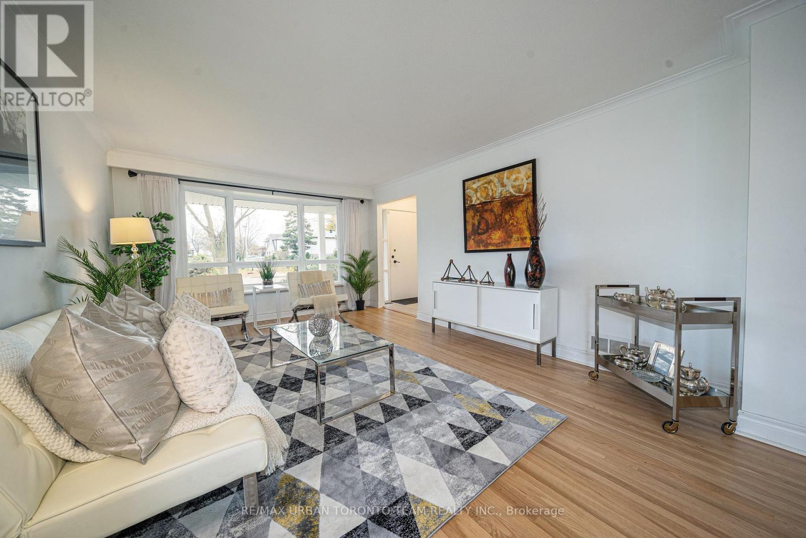 12 Wardencourt Drive, Toronto, Ontario  M1T 2H3 - Photo 6 - E12547106